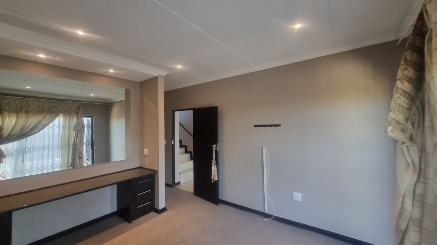 3 Bedroom Property for Sale in Wild Olive Estate Free State